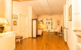 Il Gallo - Charming Apartment In Lucca Heart