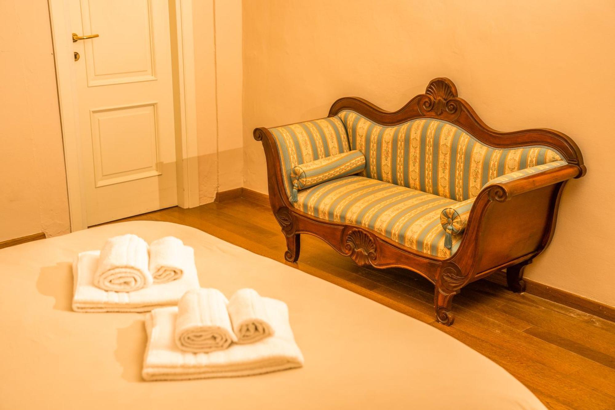 Il Gallo - Charming Apt In The Heart Of Lucca Esterno foto