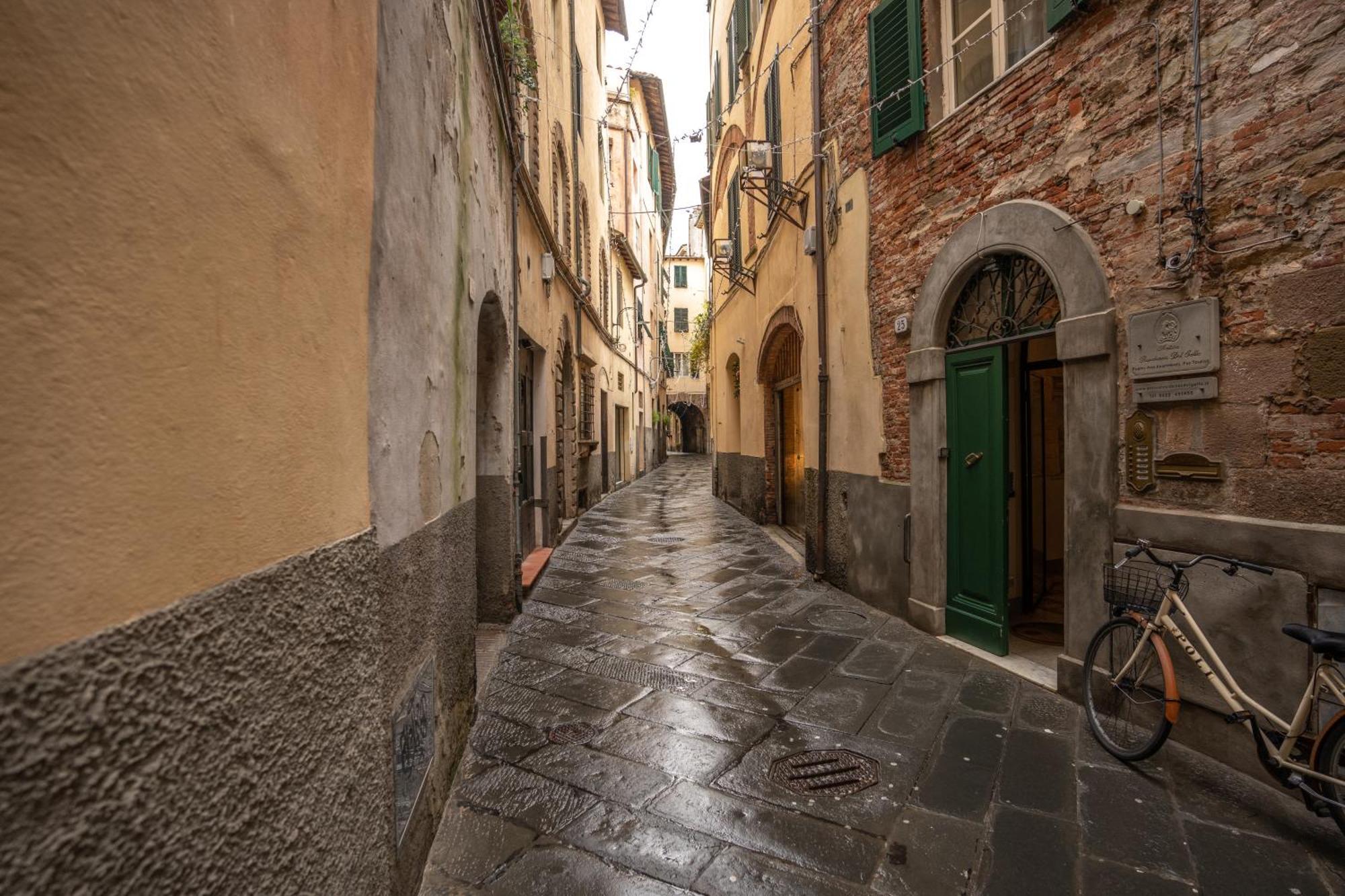 Il Gallo - Charming Apt In The Heart Of Lucca Esterno foto