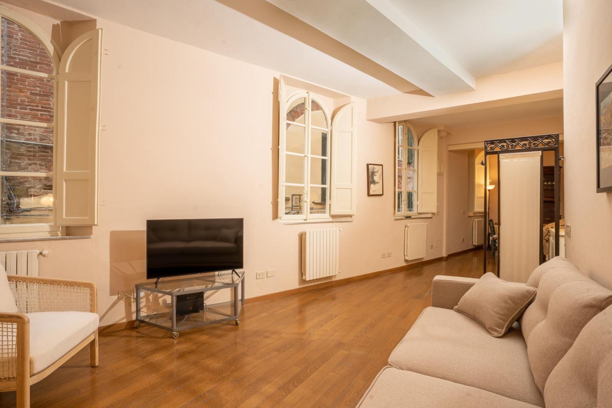 Il Gallo - Charming Apt In The Heart Of Lucca Esterno foto