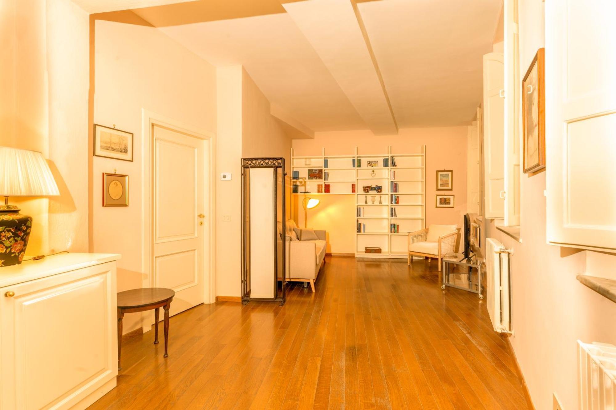 Il Gallo - Charming Apt In The Heart Of Lucca Esterno foto