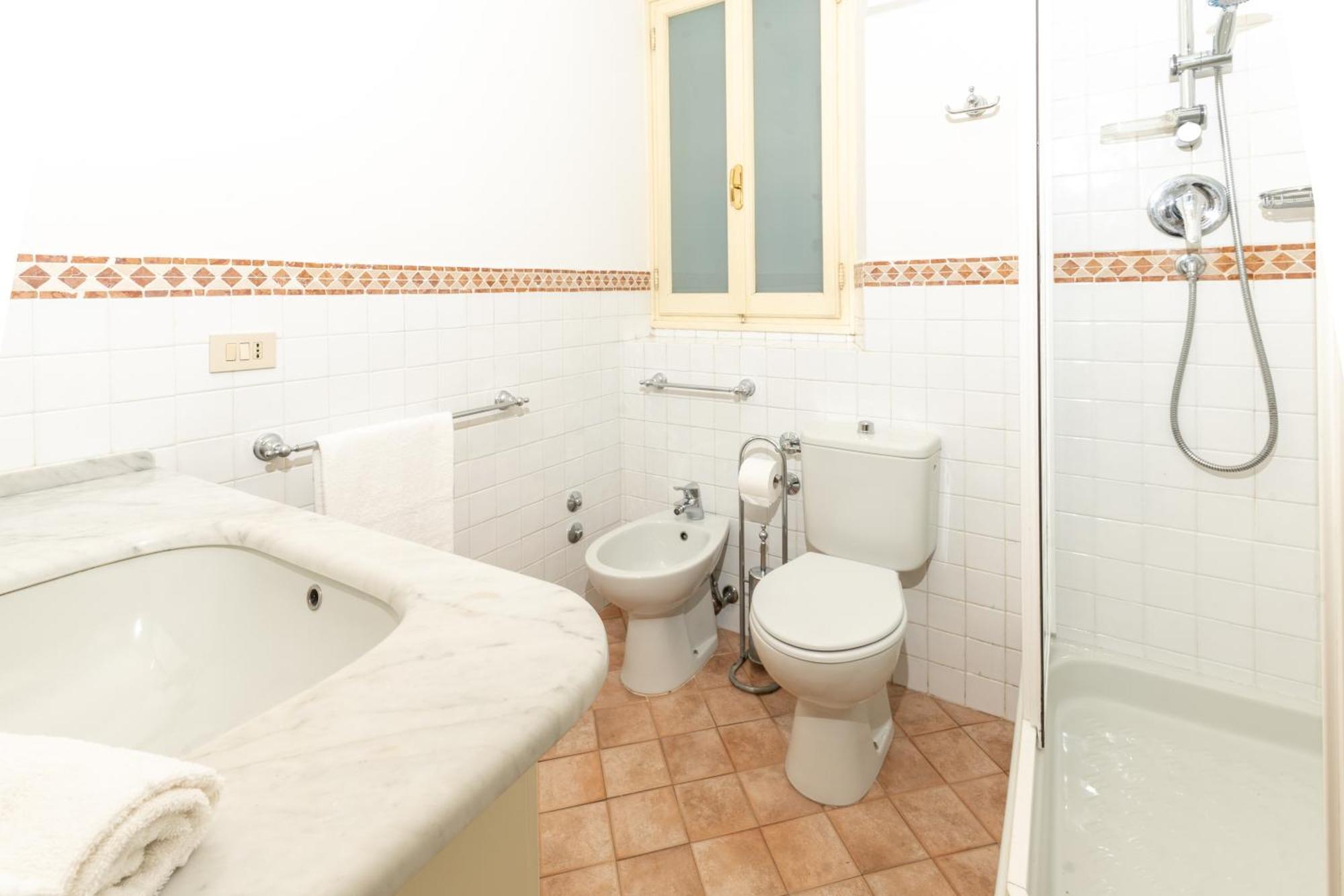 Il Gallo - Charming Apt In The Heart Of Lucca Esterno foto